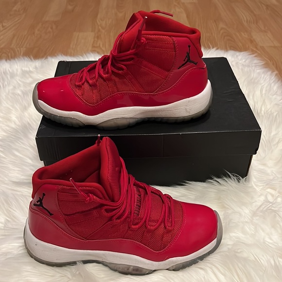 Authentic Air Jordan 11 Retro BG - Picture 6 of 11